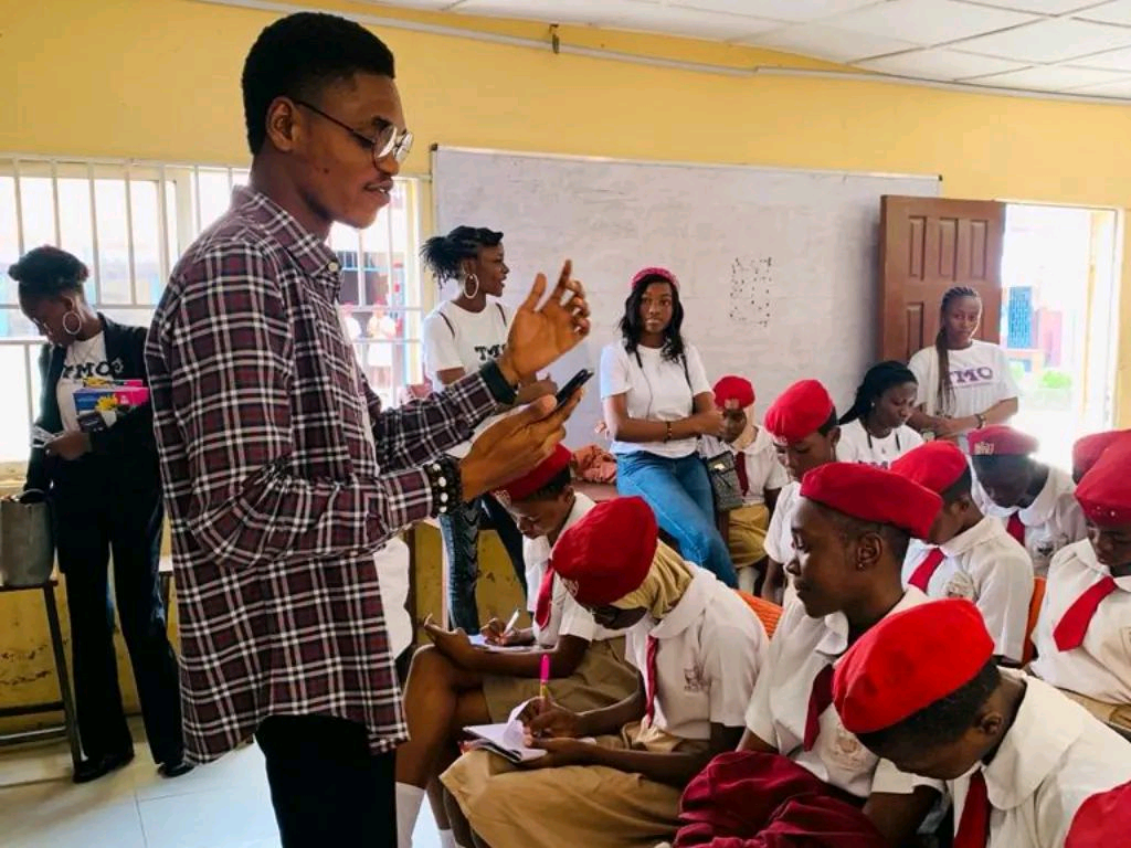 27afb5c7d0e96597b3e273f72b13e3d8